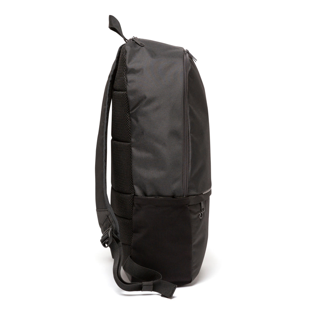 backpack_24L_essential_black